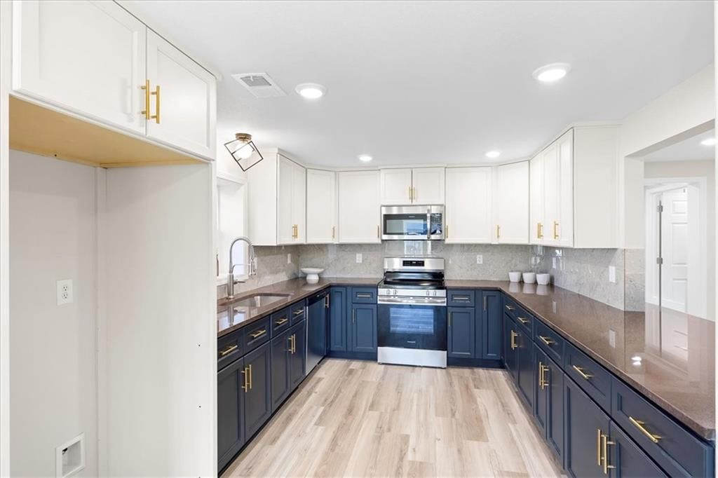 231 Coronado Road — photo 13