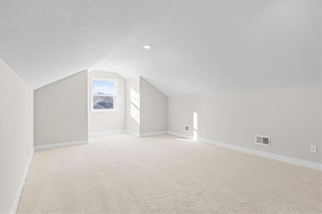 231 Coronado Road — photo 28