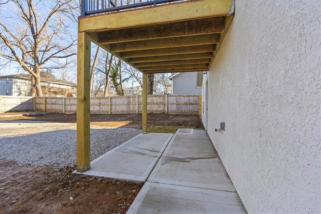 231 Coronado Road — photo 38