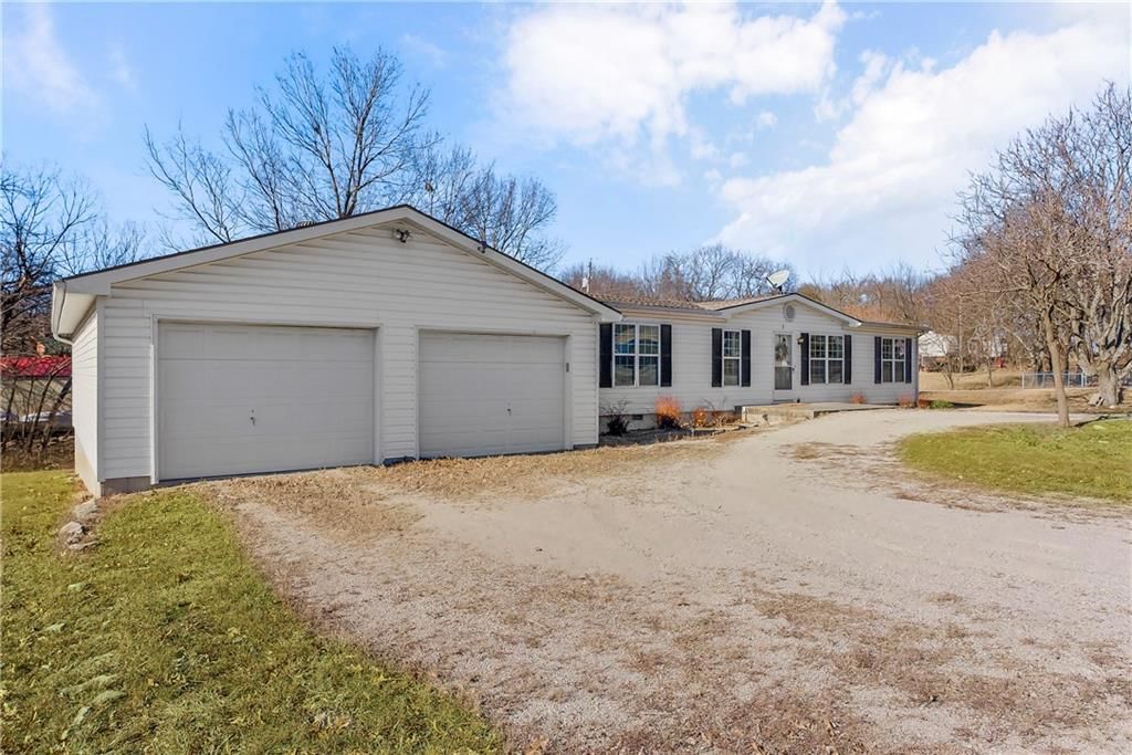 1 Deepwoods Court, Linn Valley, KS