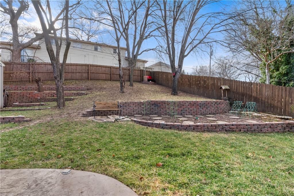 1301 E 98TH Terrace — photo 32