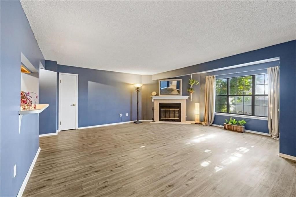 8135 HOLMES Road — photo 4