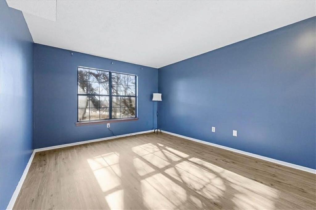 8135 HOLMES Road — photo 11