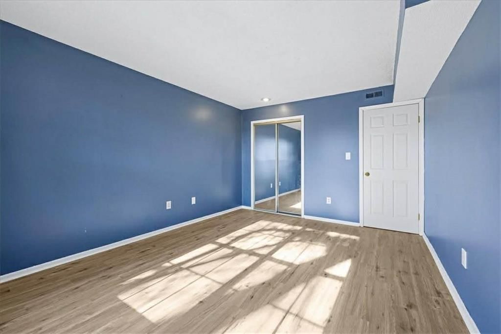 8135 HOLMES Road — photo 12
