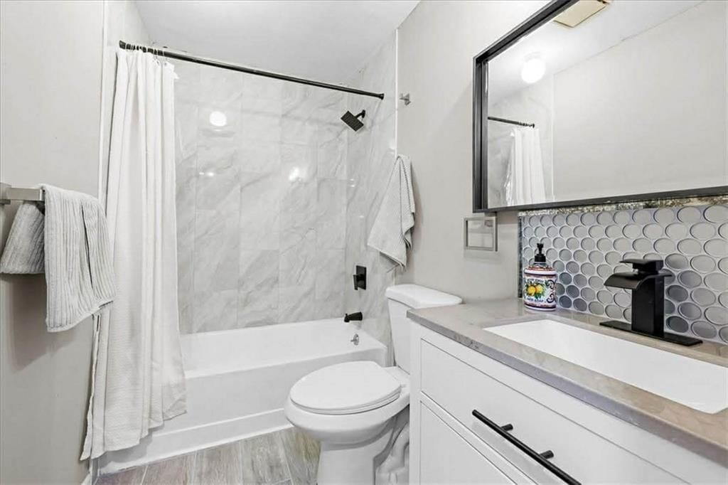 8135 HOLMES Road — photo 14