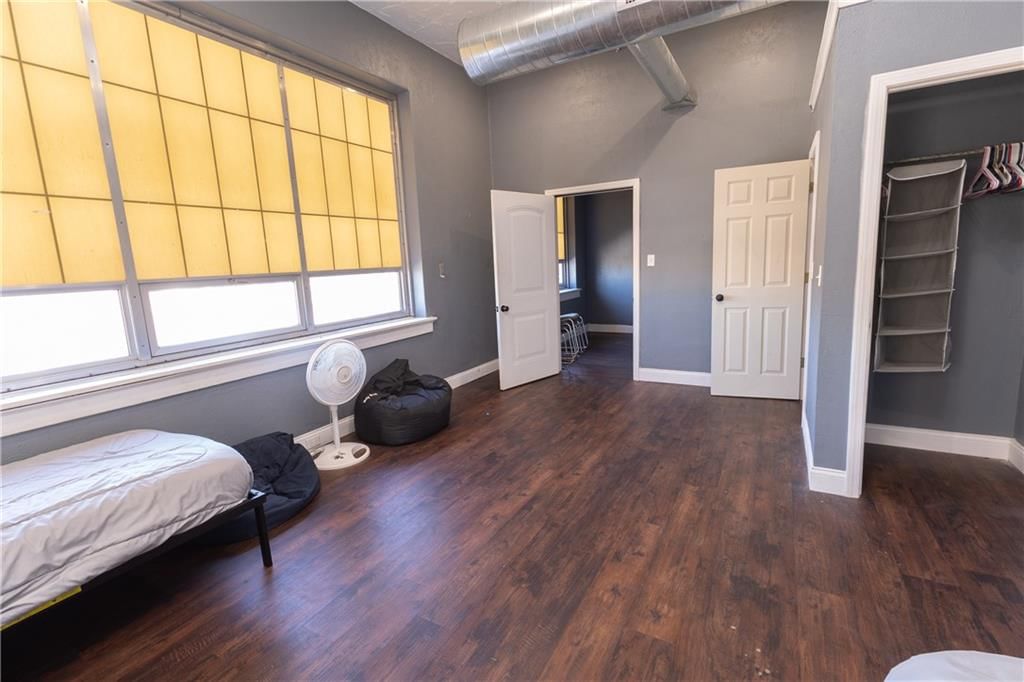 1103 Illinois Street — photo 17