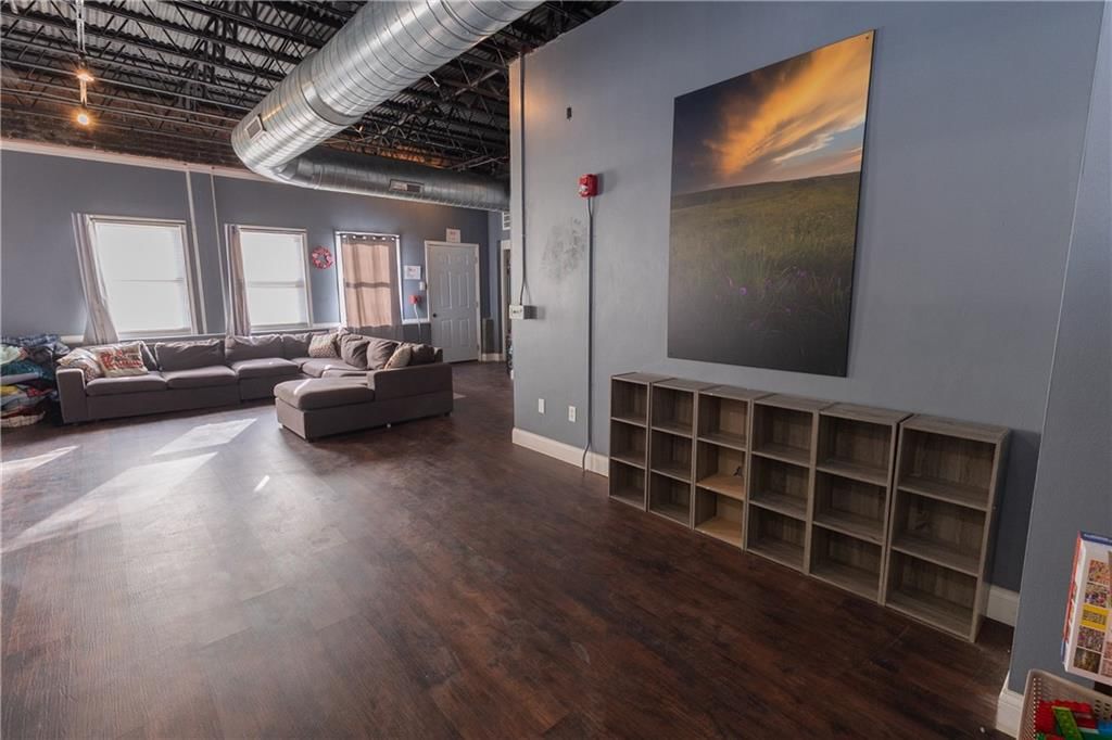 1103 Illinois Street — photo 36