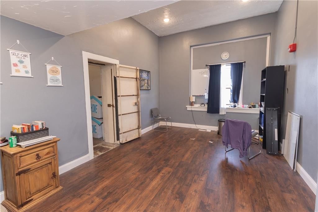 1103 Illinois Street — photo 51