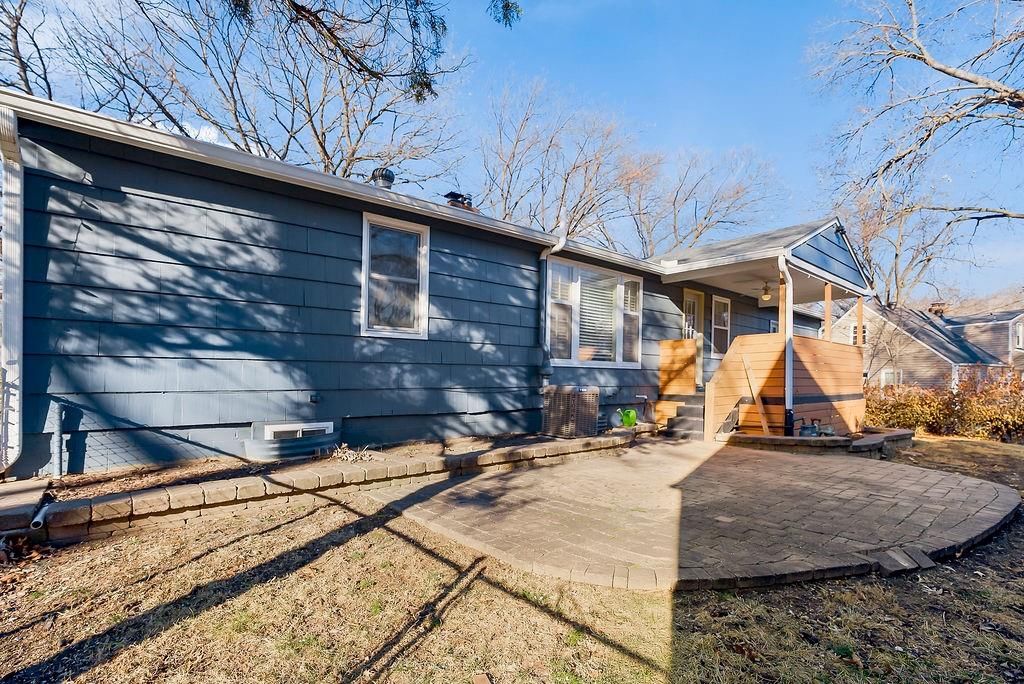 7115 Roe Avenue — photo 32