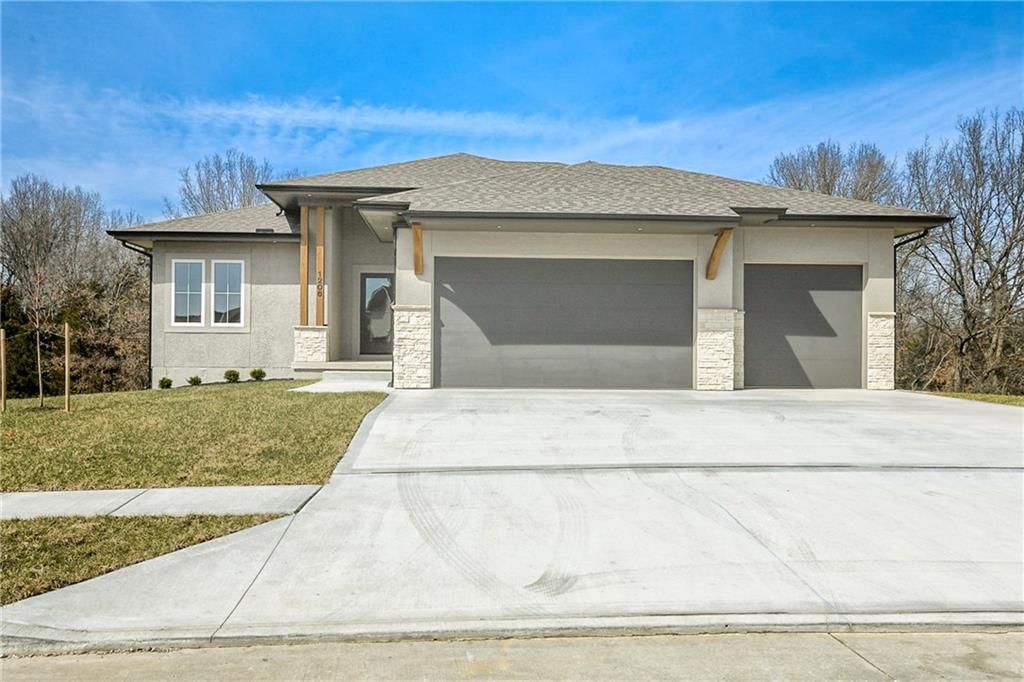 1206 NW 5th Street, Oak Grove, MO