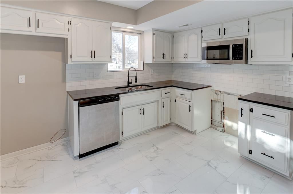 405 NE 90th Terrace — photo 9