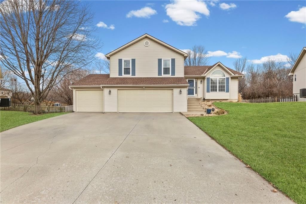 8712 N SHELDON Court, Kansas City, MO