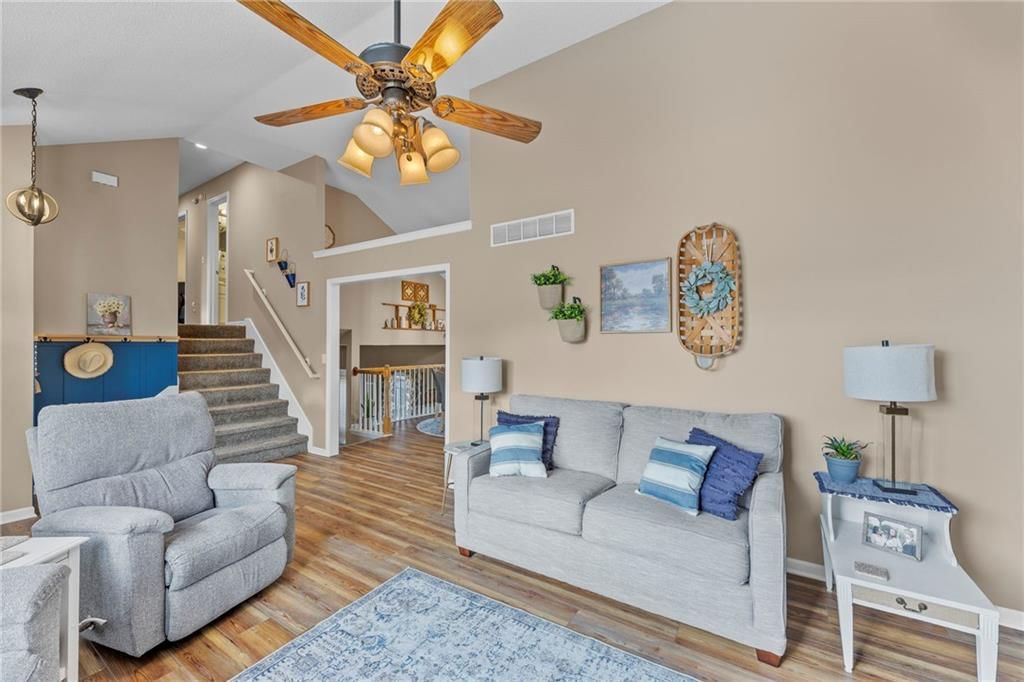8712 N SHELDON Court — photo 6