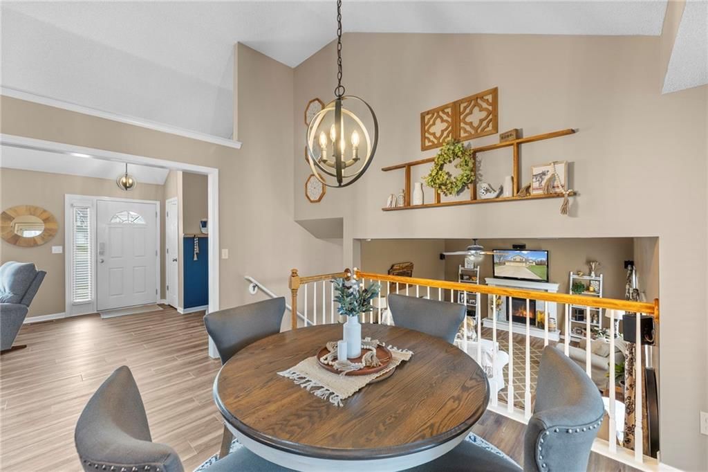8712 N SHELDON Court — photo 8
