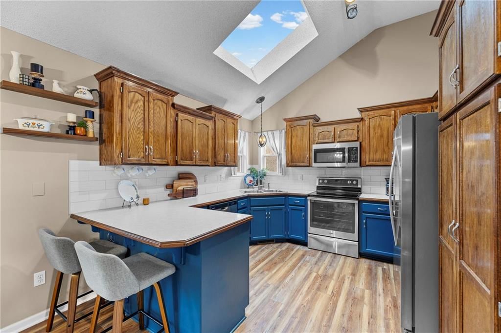 8712 N SHELDON Court — photo 10