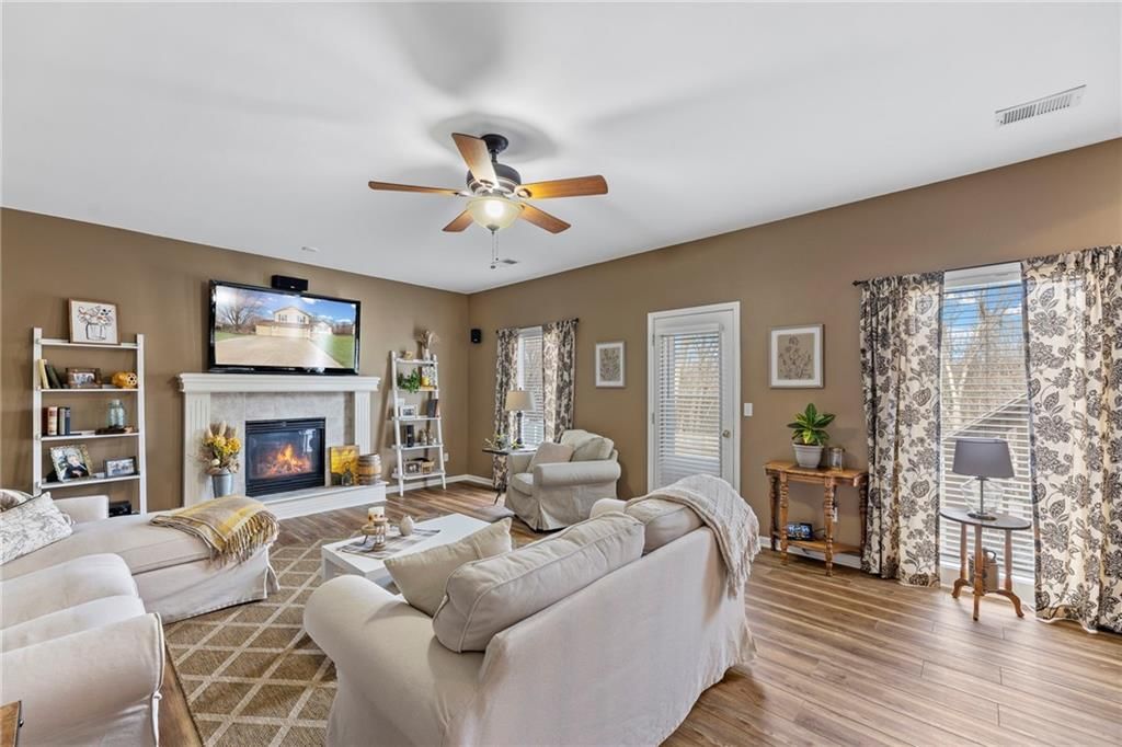 8712 N SHELDON Court — photo 16