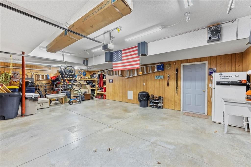 8712 N SHELDON Court — photo 36