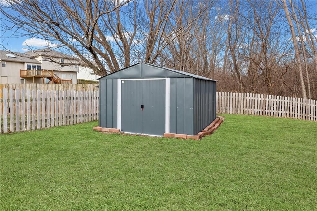 8712 N SHELDON Court — photo 44