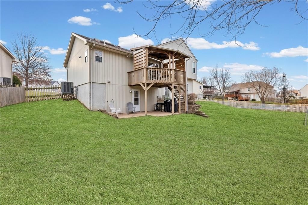 8712 N SHELDON Court — photo 46