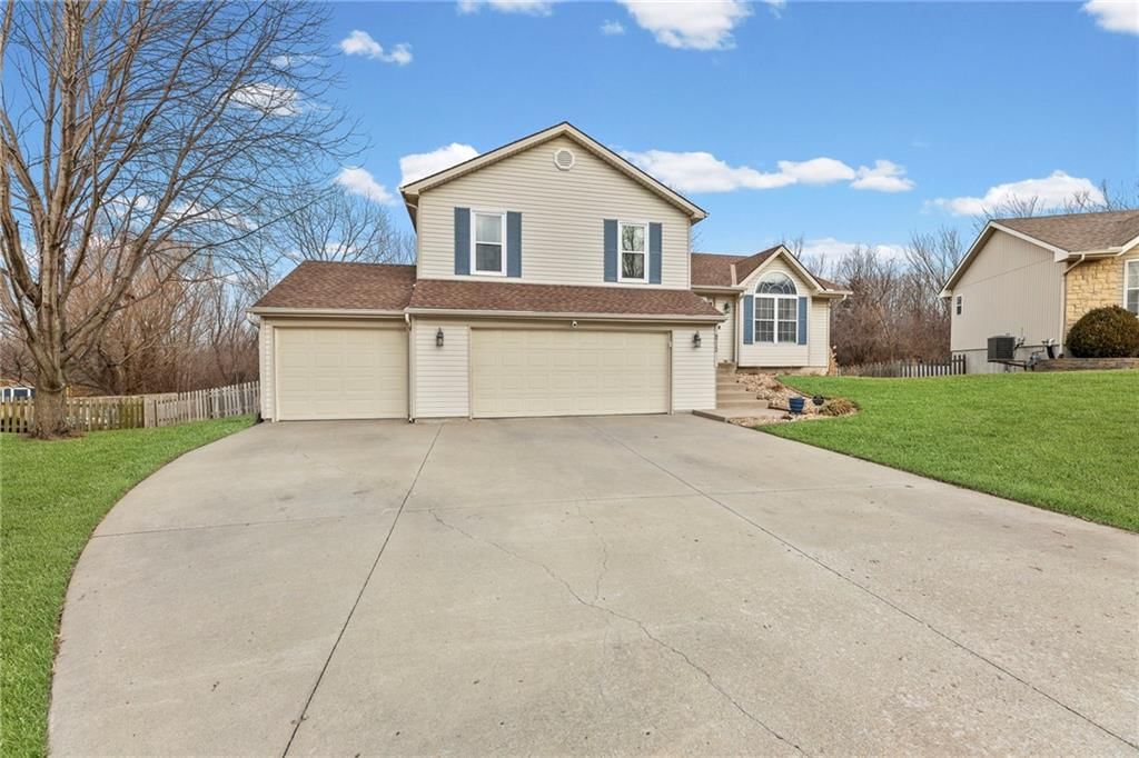 8712 N SHELDON Court — photo 48