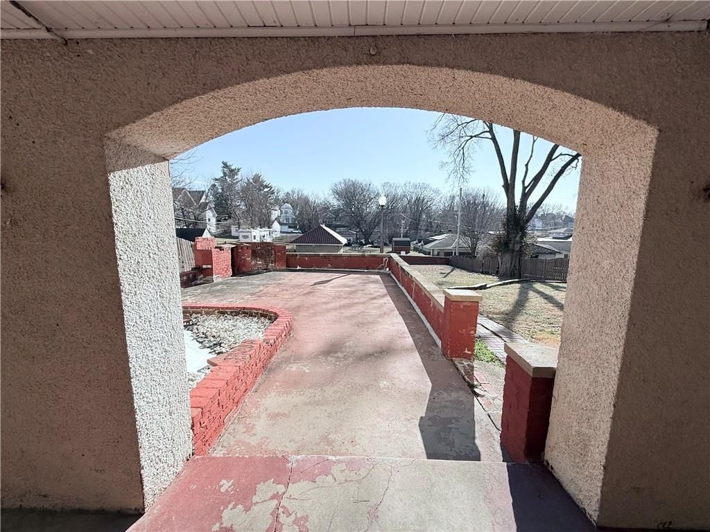 1920 Clay Street — photo 29