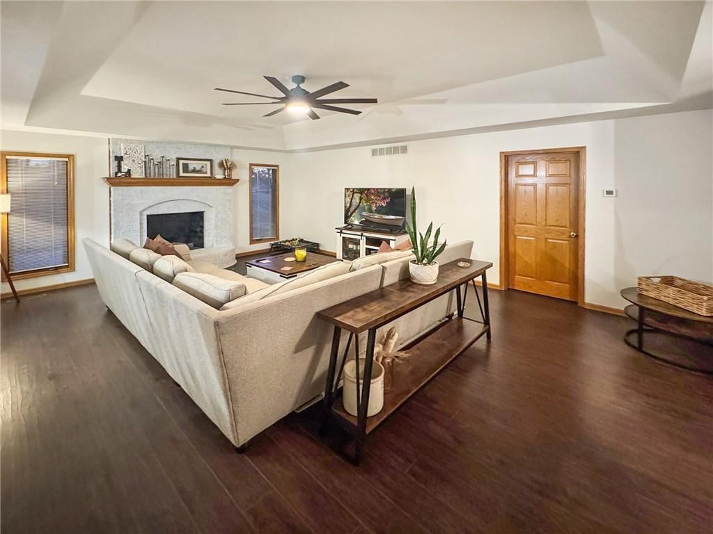 875 Willow Tree Court — photo 9