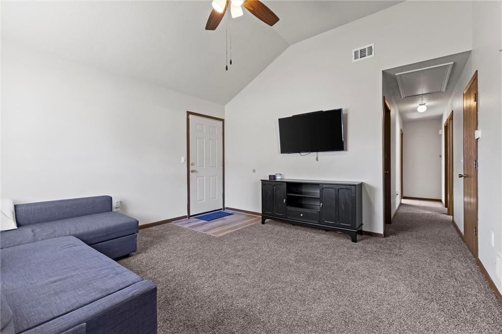 435 N Chestnut Street — photo 3