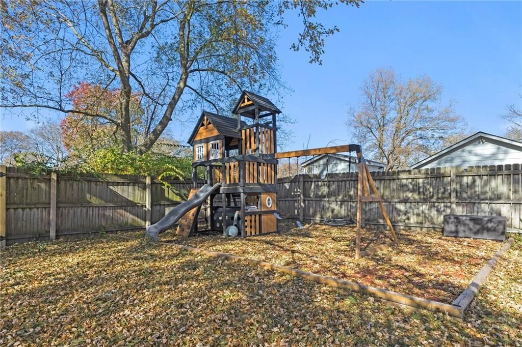 435 N Chestnut Street — photo 13