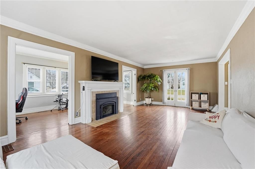 831 S Willow Street — photo 3