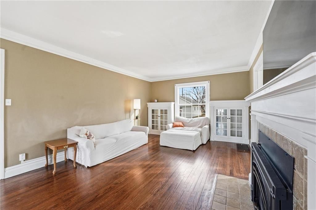 831 S Willow Street — photo 4