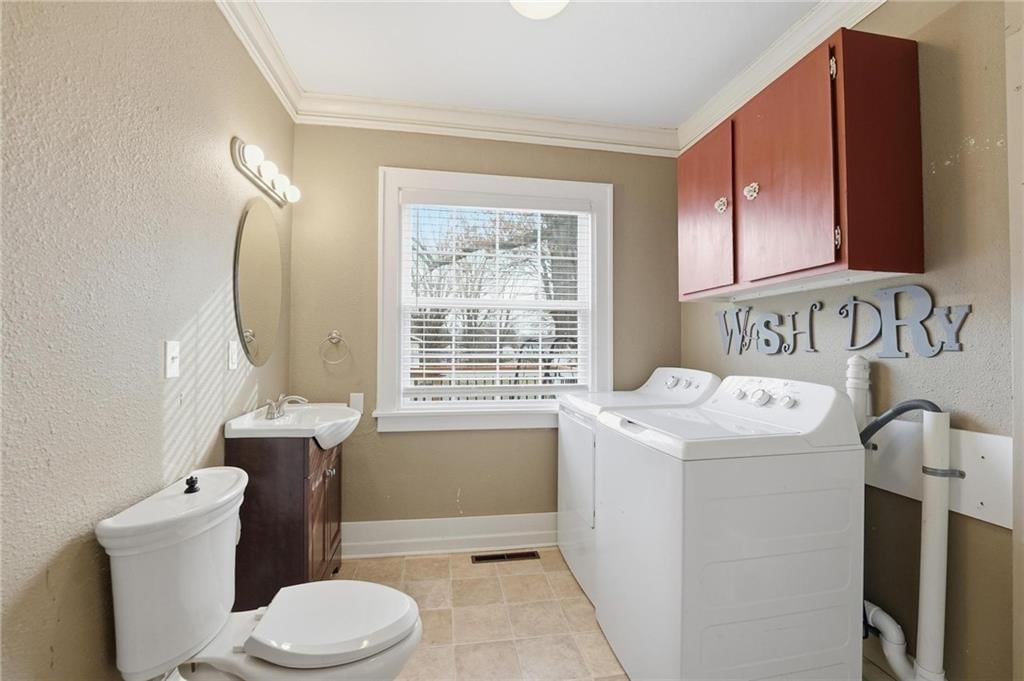 831 S Willow Street — photo 17
