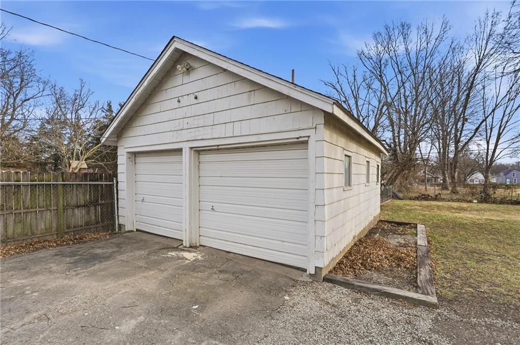 831 S Willow Street — photo 37