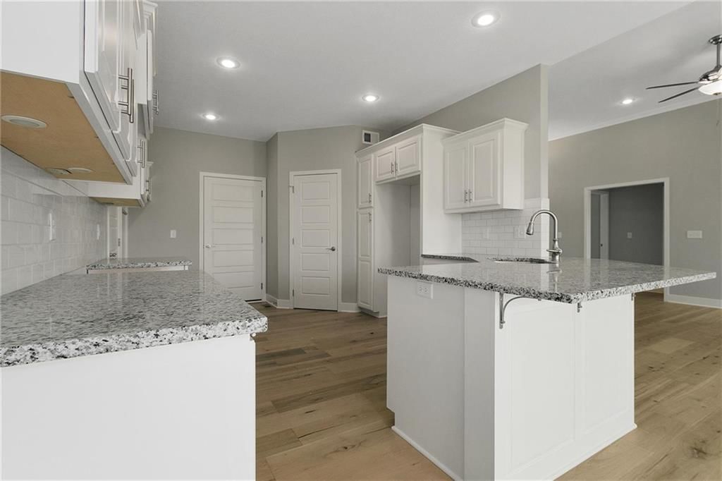 11116 N Bristol Avenue — photo 9