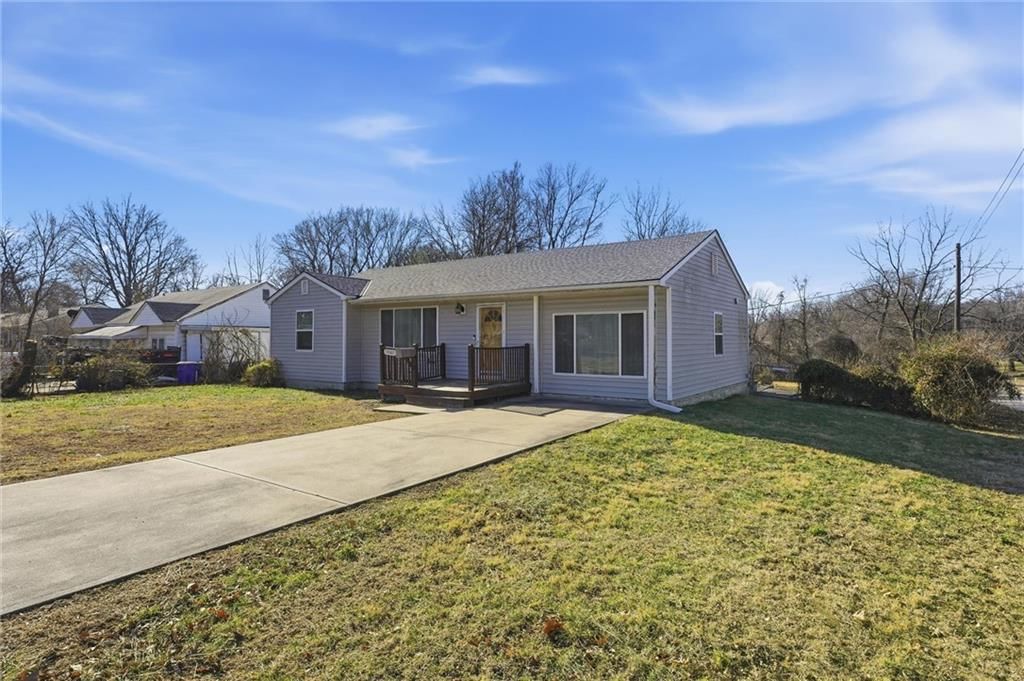 13302 11th Street, Grandview, MO