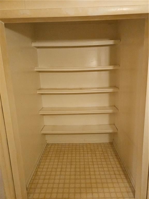 1005 Kenton Street — photo 14