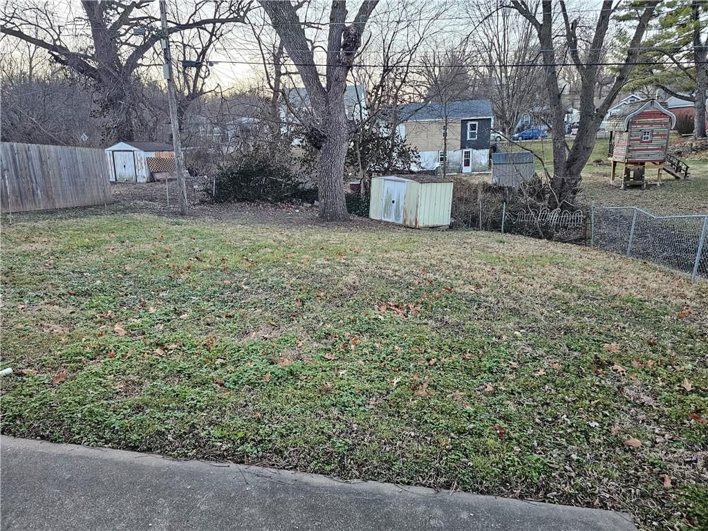 1005 Kenton Street — photo 29