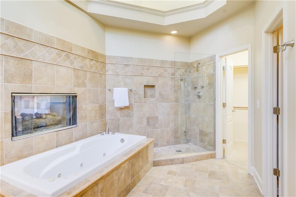 708 NE Lake Pointe Drive — photo 19