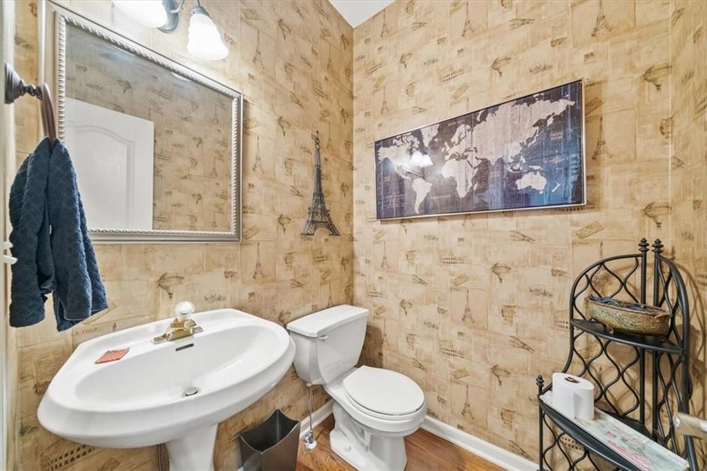 708 NE Lake Pointe Drive — photo 25