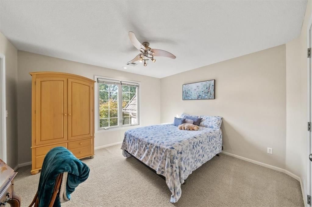 708 NE Lake Pointe Drive — photo 27