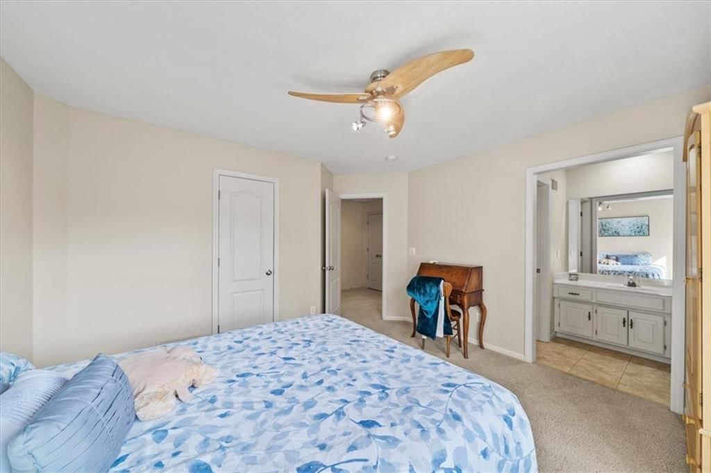 708 NE Lake Pointe Drive — photo 28