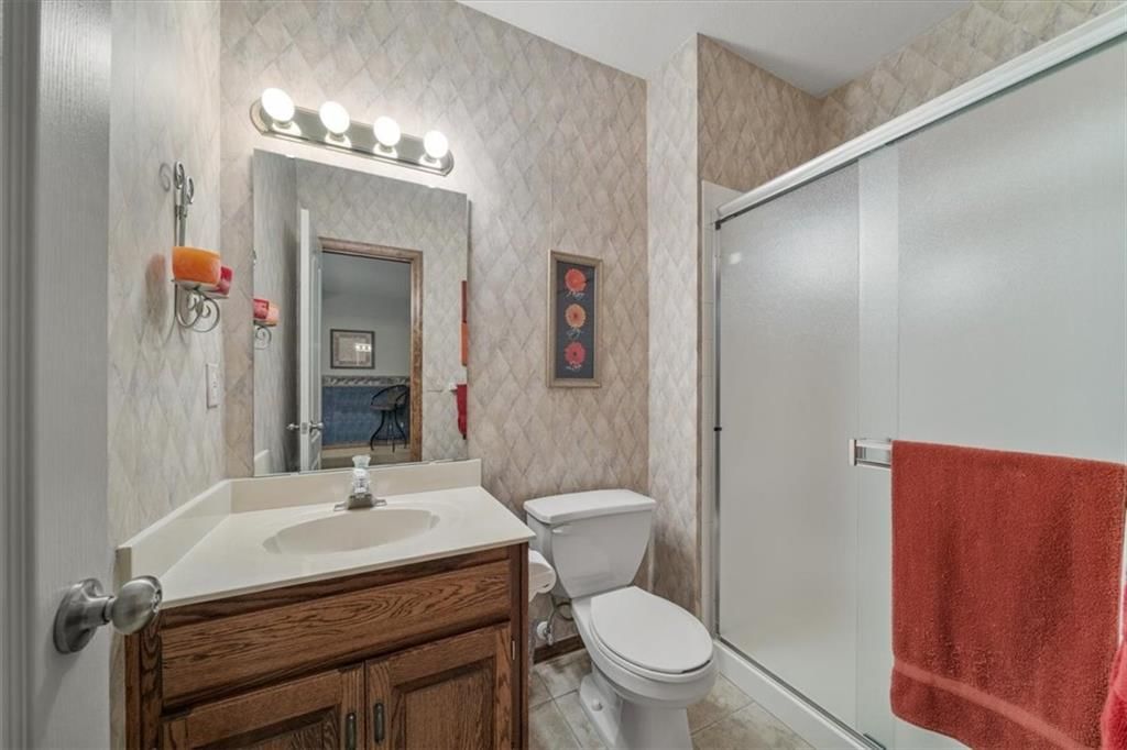 708 NE Lake Pointe Drive — photo 42