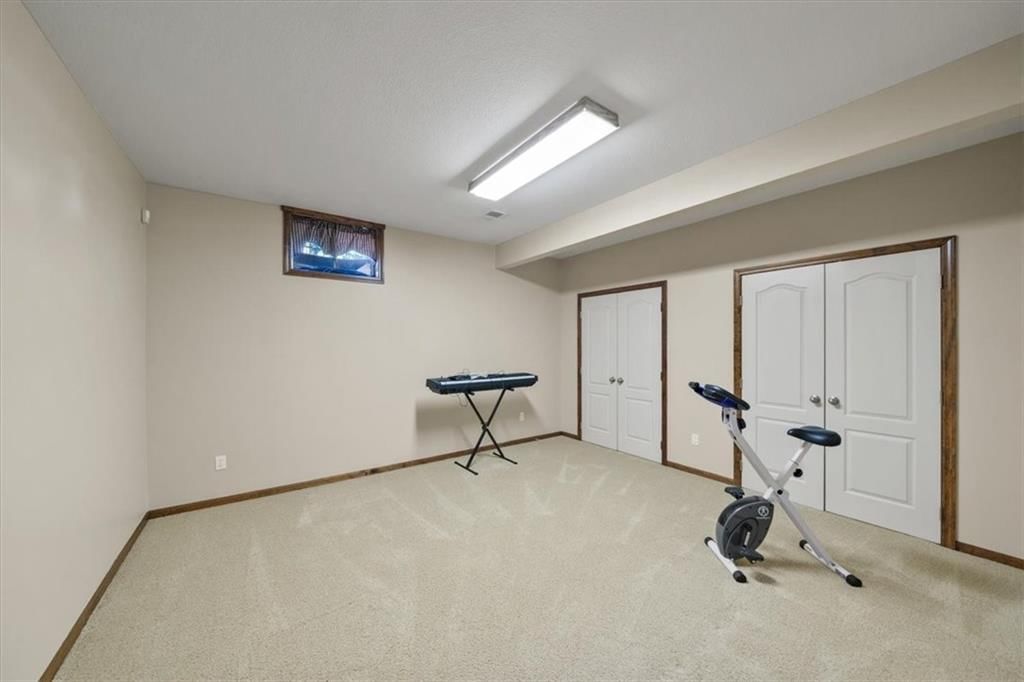 708 NE Lake Pointe Drive — photo 43