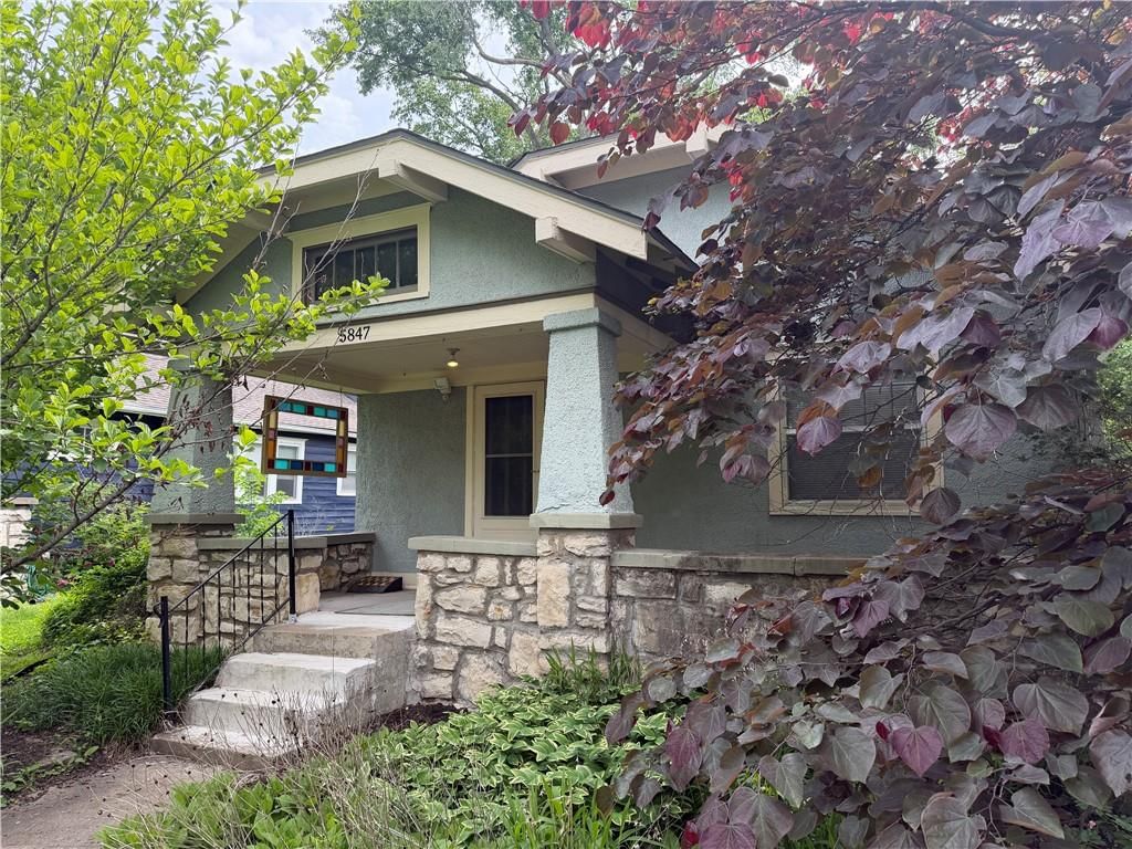 5847 Harrison Street — photo 1