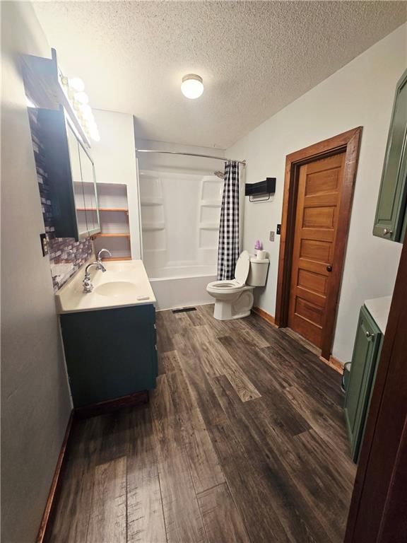 310 W Clay Street — photo 8