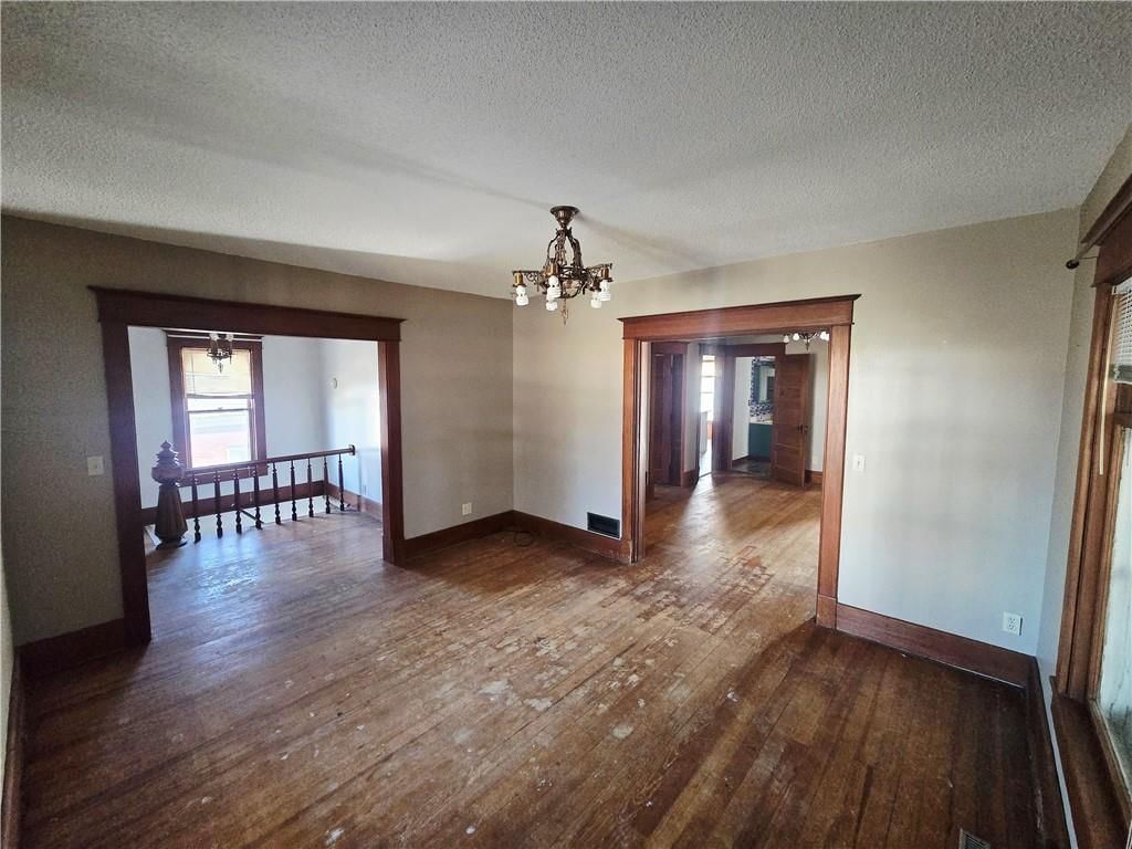 310 W Clay Street — photo 10
