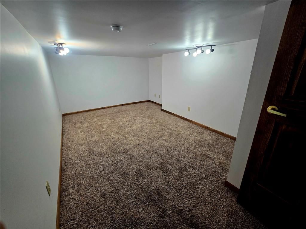 310 W Clay Street — photo 15