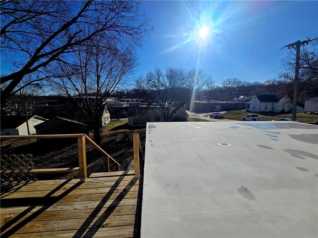 310 W Clay Street — photo 20