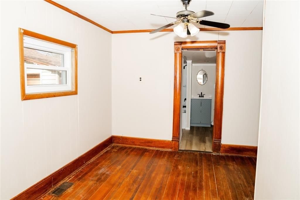 2405 Grand Avenue — photo 8