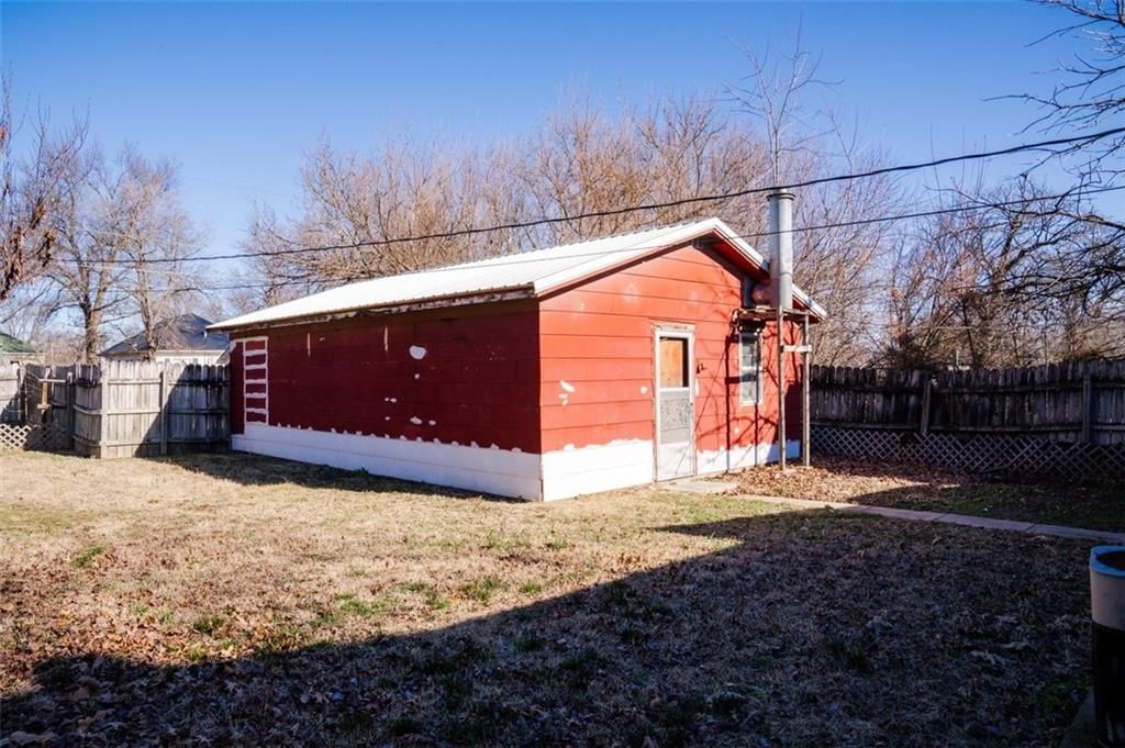 2405 Grand Avenue — photo 18