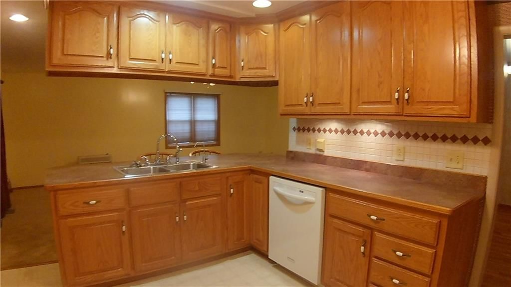 11495 NW Highway 169 N/A — photo 12